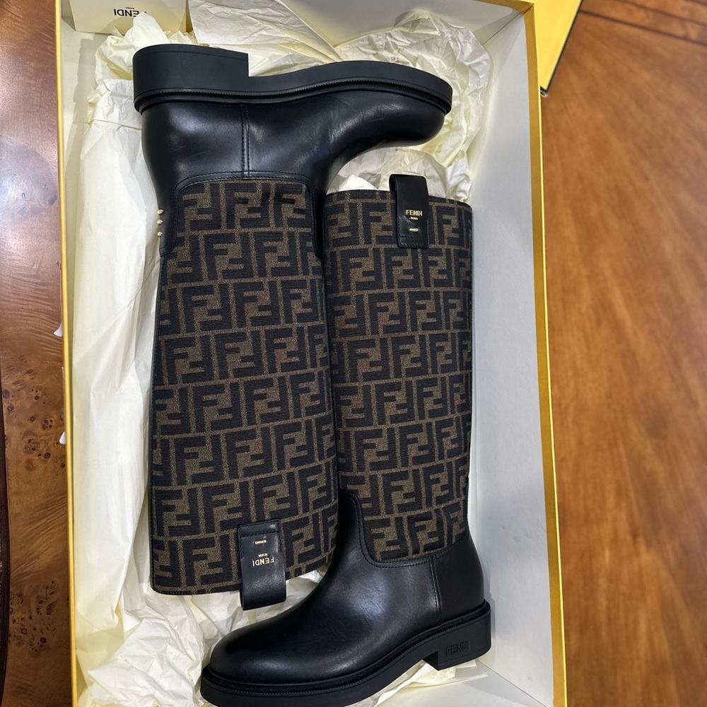 NEW Fendi Filo Knee High Boot